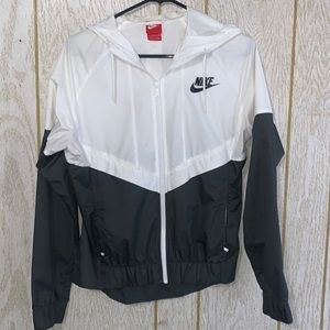 Nike wind breaker jacket